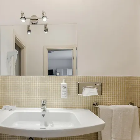 Hotiday Hotel