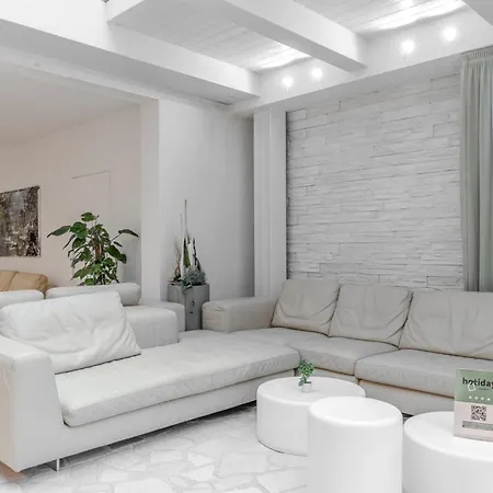 Hotiday 4* מילאנו מריטימה